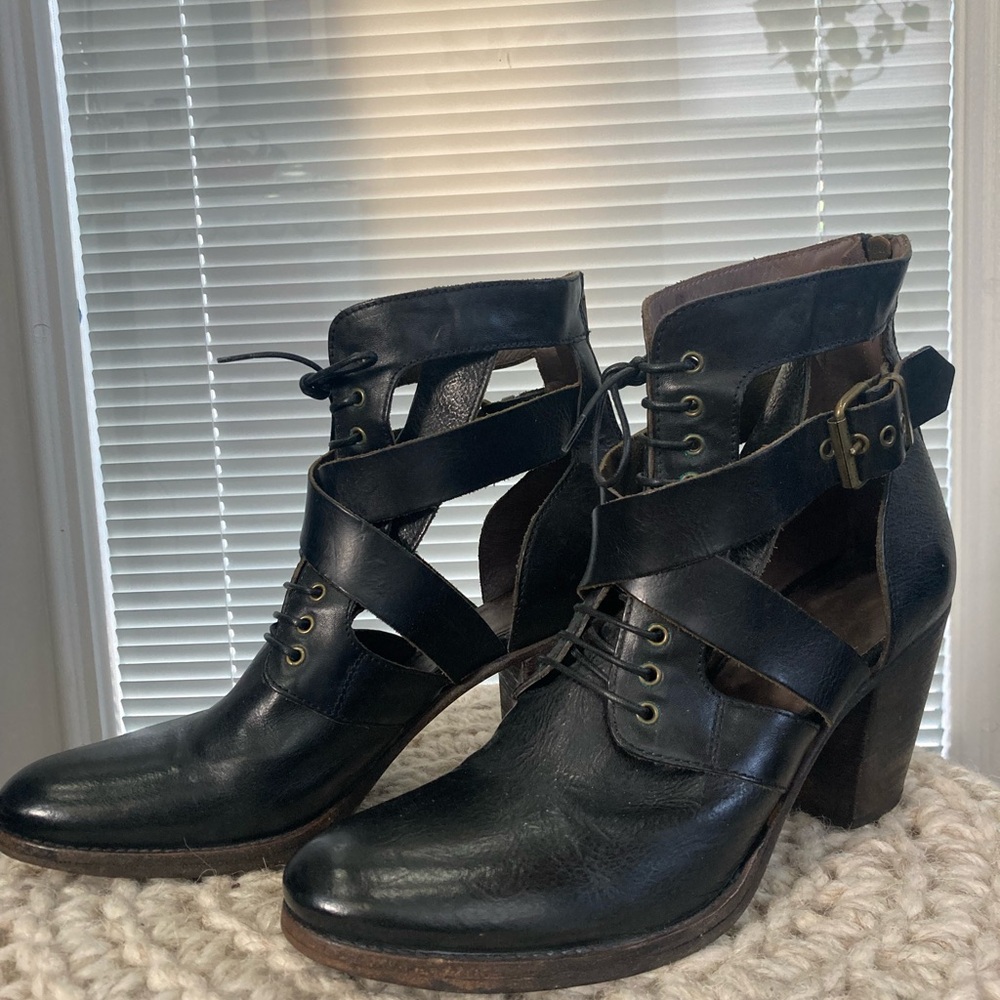 Rare Italian MOMA Black Lace Up Leather Booties